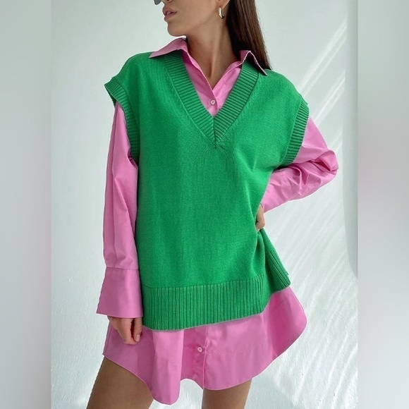 Cute emerald green, oversized V-neck vest NWT - Picture 5 of 12